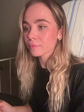 Stripchat sex cam SkyBriii