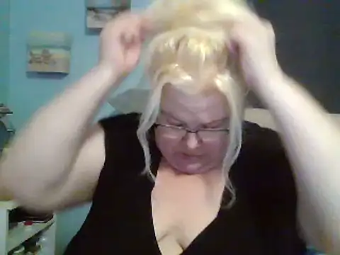 Stripchat sex cam MandyandMore