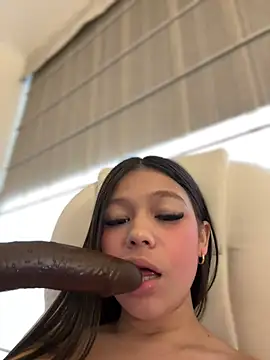 Stripchat sex cam Alyshanon18