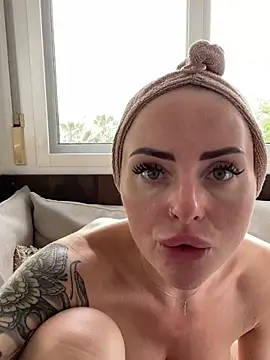 Stripchat sex cam EmaSalis