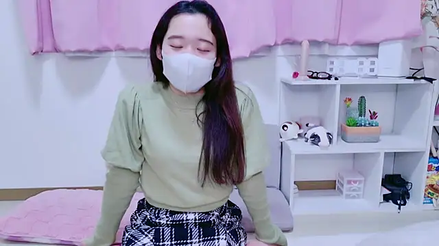 Stripchat sex cam rara_9157
