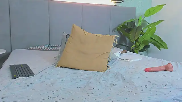 Stripchat sex cam LilyRoxi