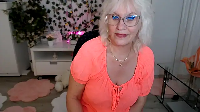 Stripchat sex cam Ghertrude52