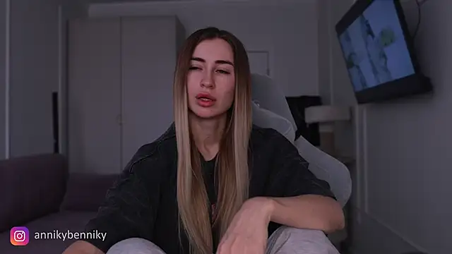 Stripchat sex cam Coconutkittyy