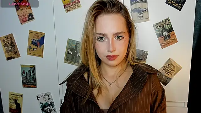 Stripchat sex cam YaraKroft_