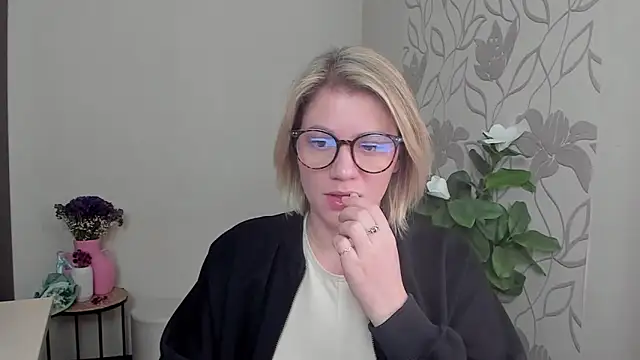 Stripchat sex cam MariaSttone
