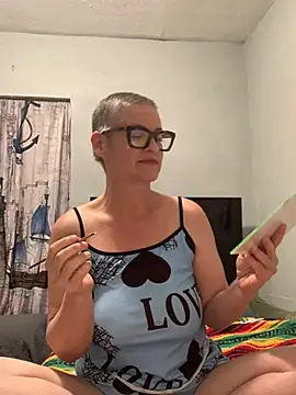 Stripchat sex cam MsMariaThePetNanny