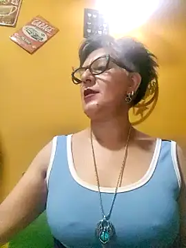 Stripchat sex cam ilonna2025