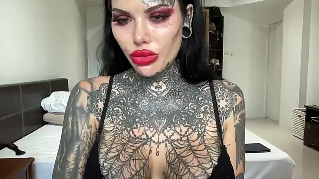 Stripchat sex cam claudiacvc95
